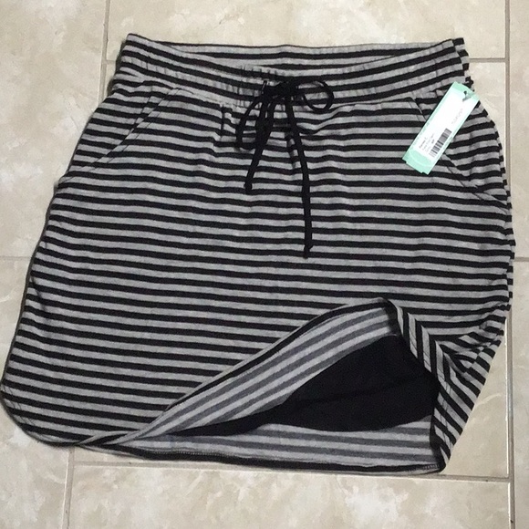 NWT Renee C. skirt - Picture 2 of 7